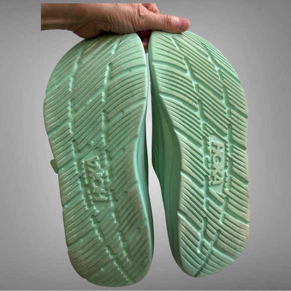 HOKA Ora Luxe Recovery Sandals in Mint Green Men’s 10 / Women’s 12 EUC - Picture 6 of 6